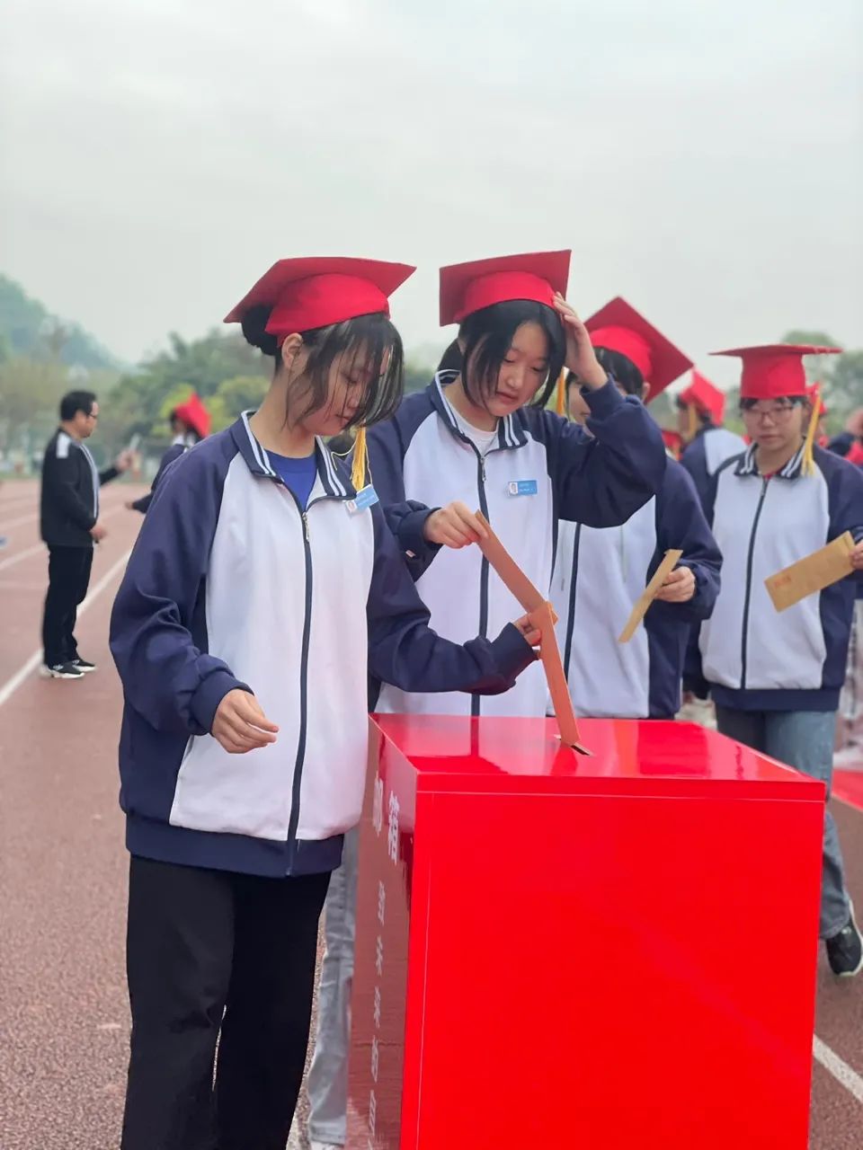 8e148df2aef5d0246d7e9f509cae9492.jpg